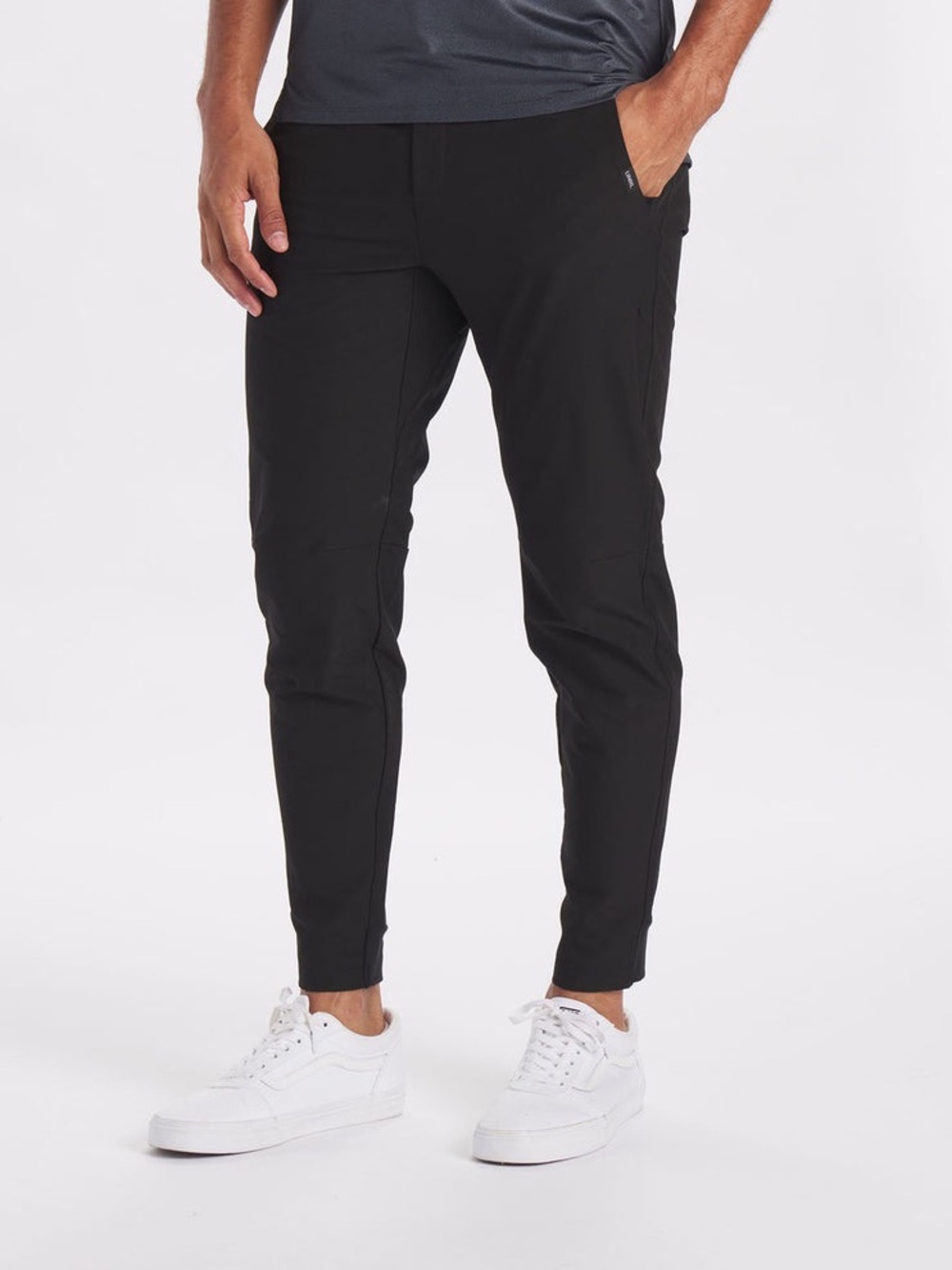 UNRL Performance Pant in Black